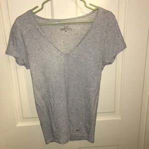 VINEYARD VINES vneck tee